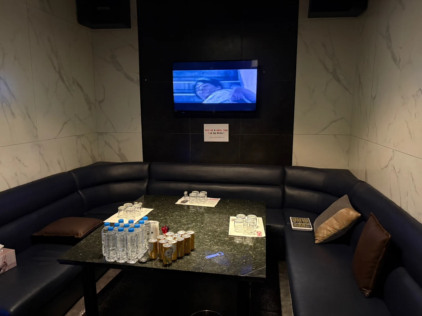 강남유앤미 시그니처 라운지