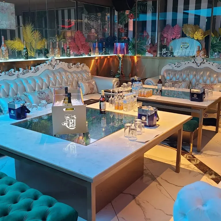 강남유앤미 파티 & 셀러브레이션